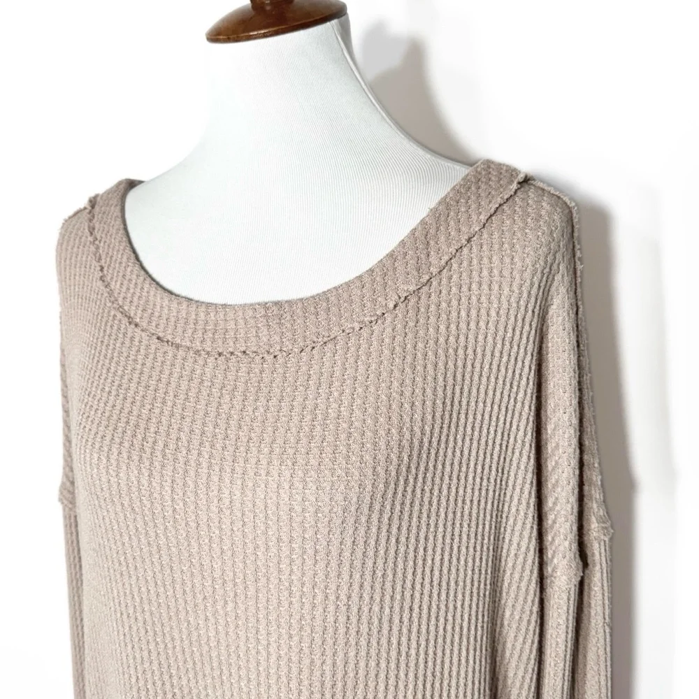 Free People Beige Split Hem Thermal Knit Relaxed Fit Long Sleeve Top M - Picture 3 of 12